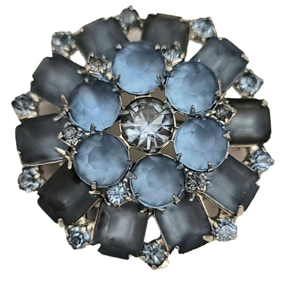 Weiss Silver Tone Blue Prong Set Rhinestone, Molded Glass Round Cluster Brooch - Picture 8 of 8
